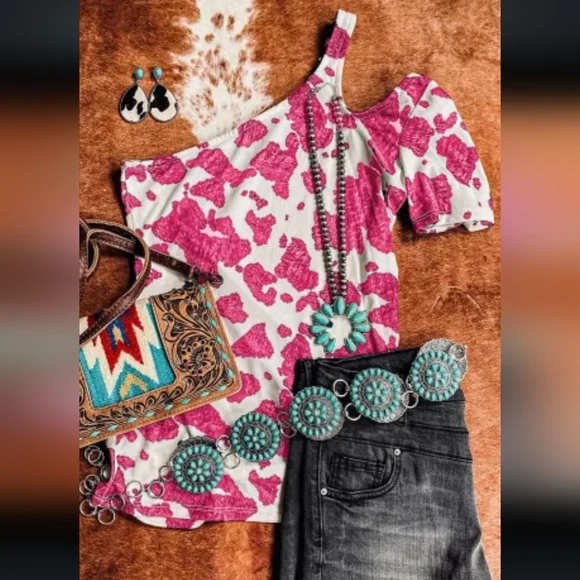 ♥️New pink cow print top - Picture 3 of 8